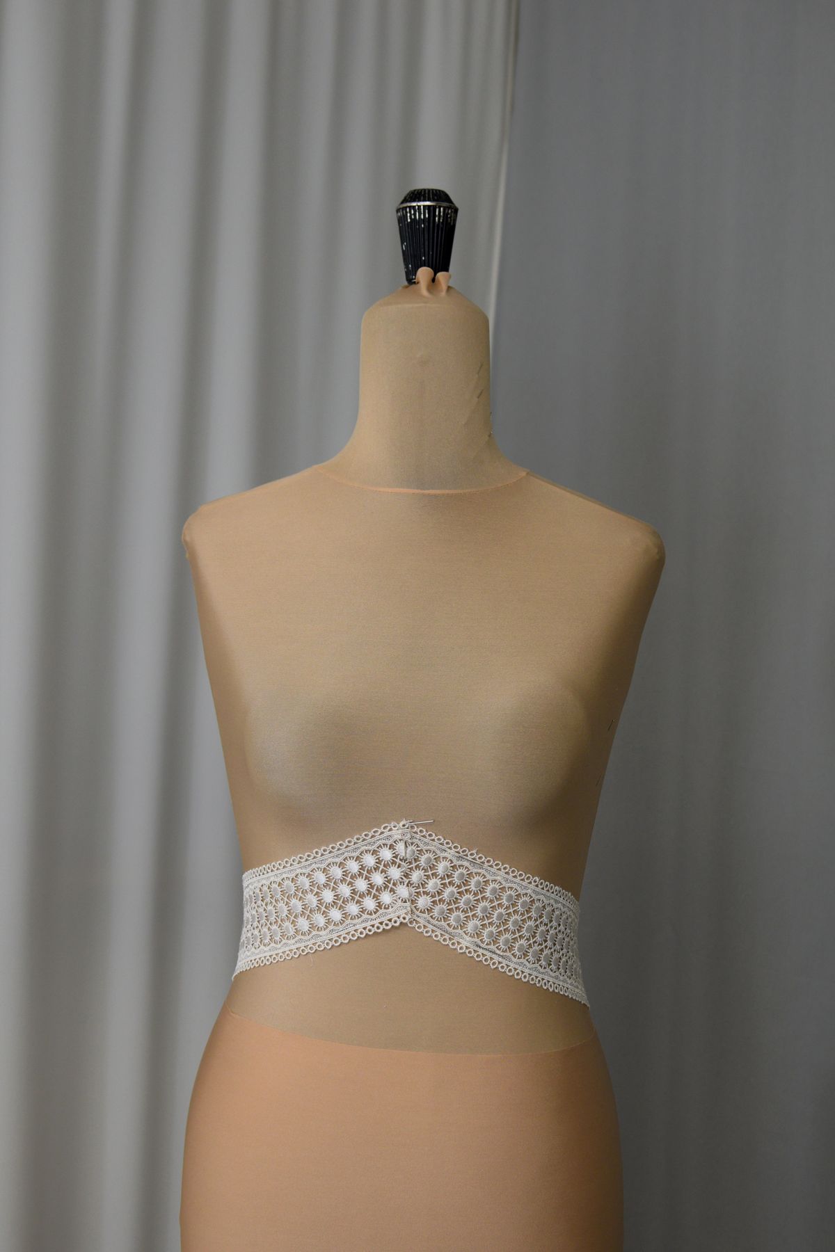 bordo pizzo macrame bianco h cm 7 anche con strass ss34 Art 0241