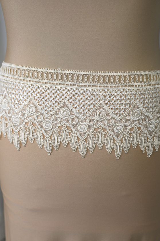 pizzo macrame avorio compose disponibile anche bianco seta Foto 1