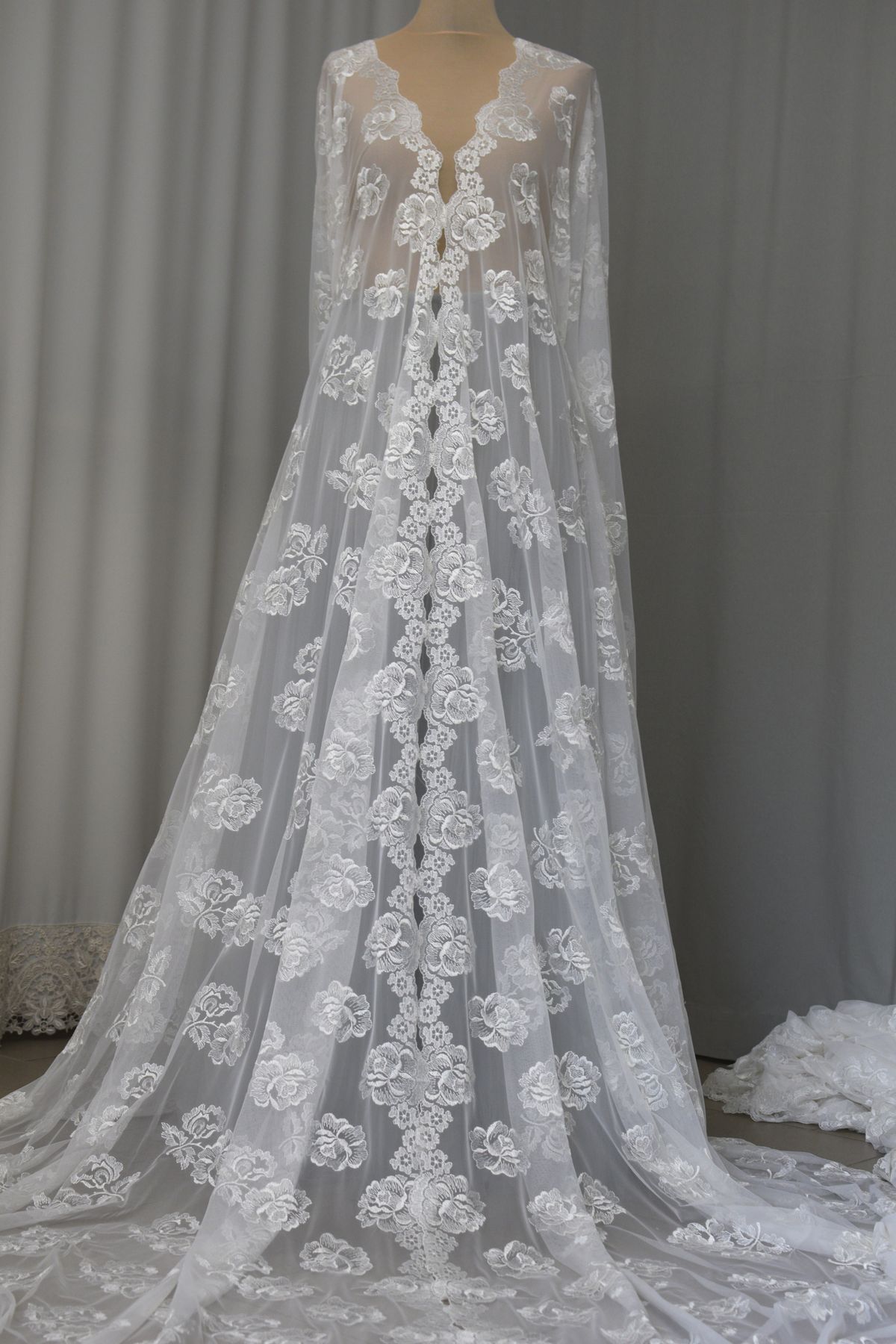 pizzo su tulle mano seta ricamato bianco alt cm 140 Art 00021E