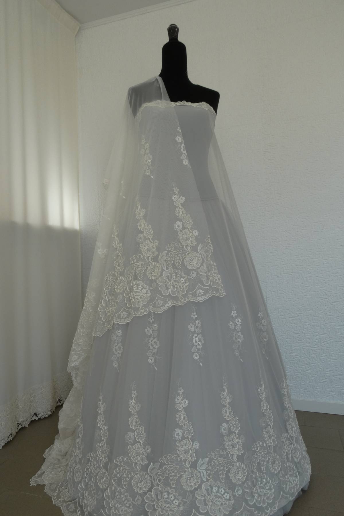 tulle rebrodato avorio cm 140 Art 0997LTUAV