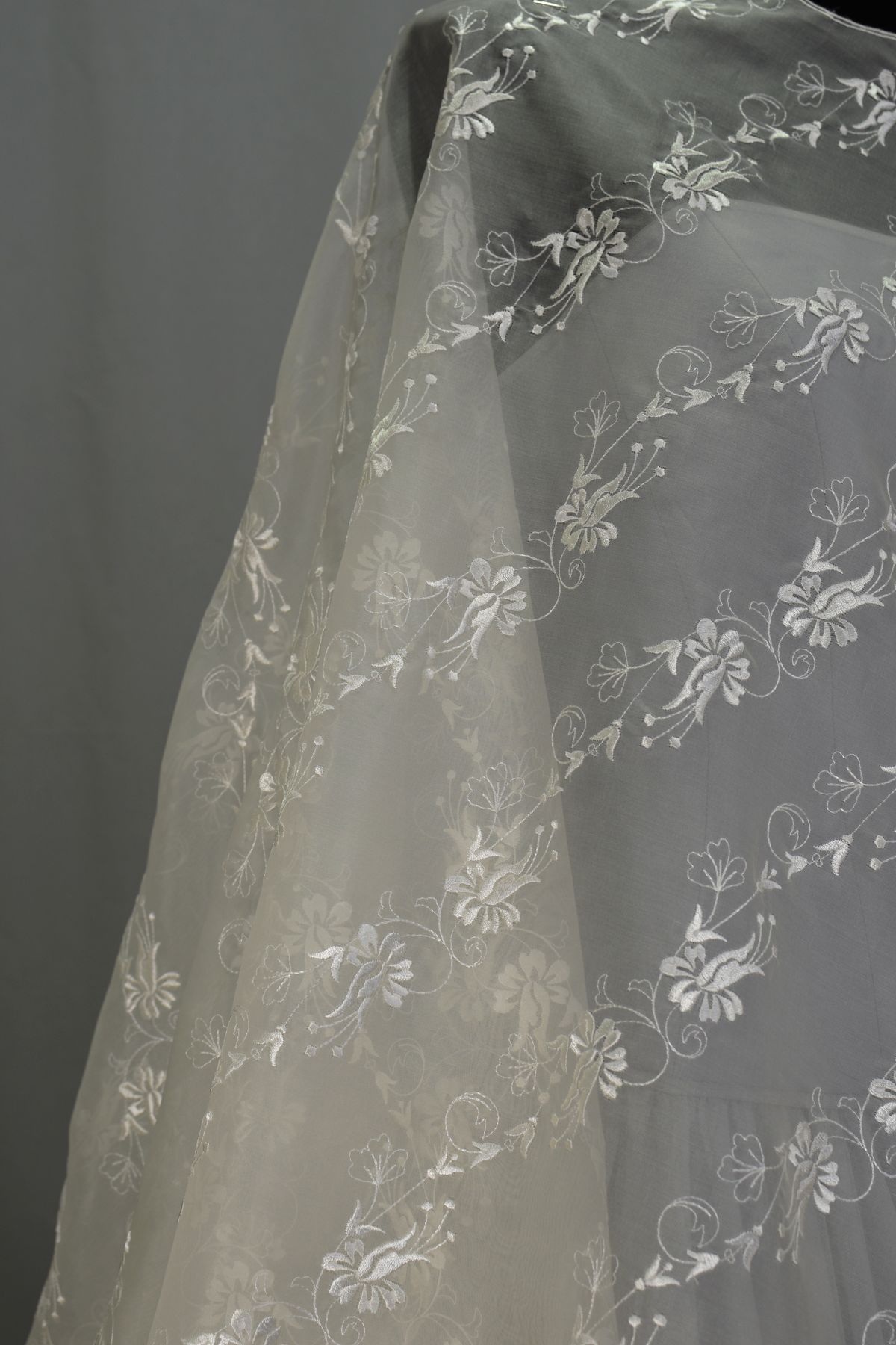 organza ricamata 100 seta avorio Art 0224LOAVST