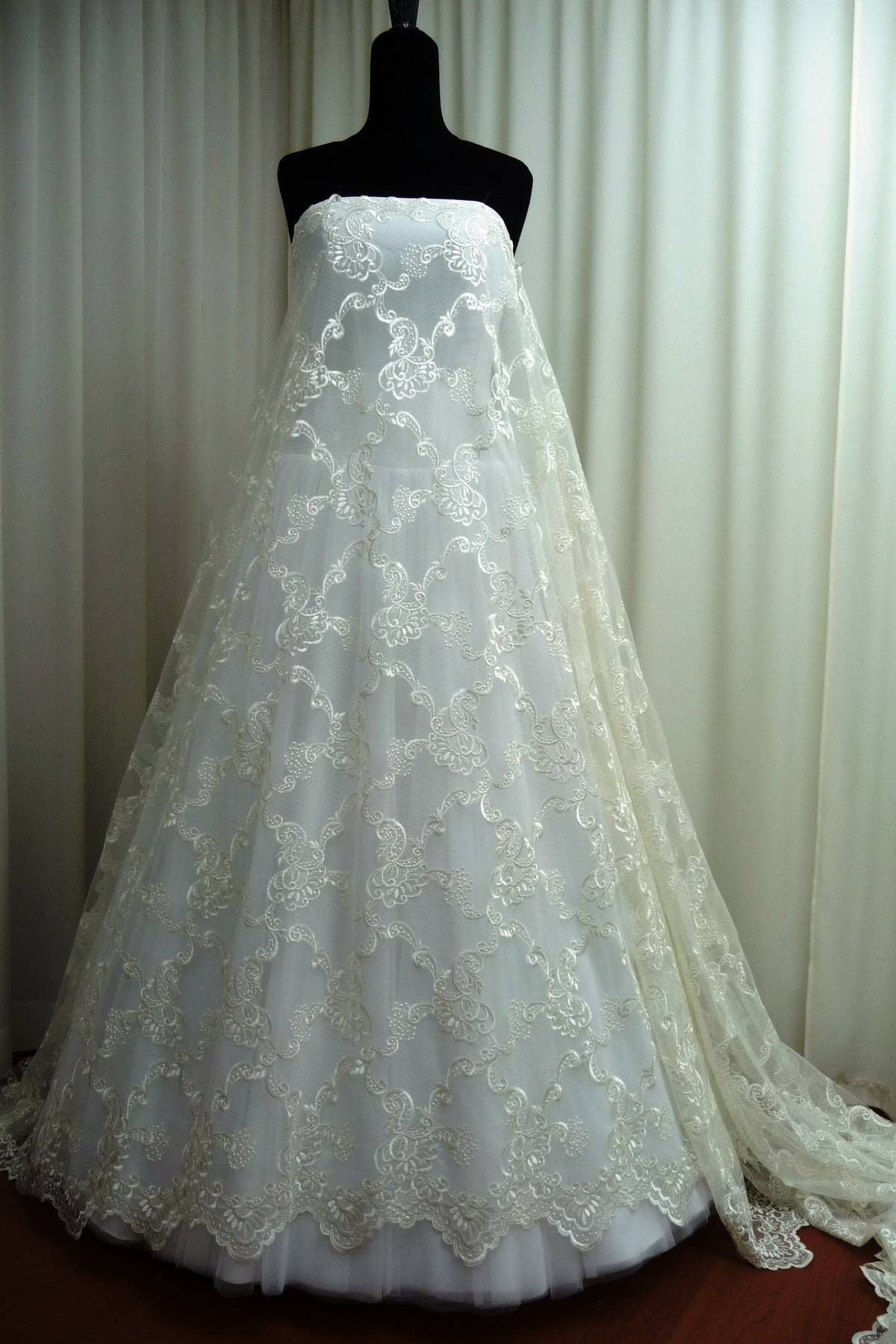 tulle ricamato avorio Art 3016LTUAV